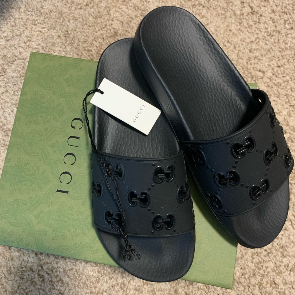Gucci Black slides